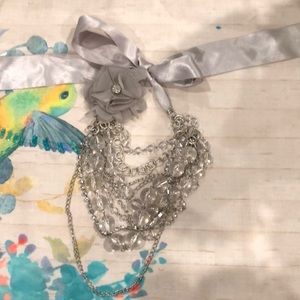 Silver/Gray Bib necklace‼️PRICE IS FIRM‼️
